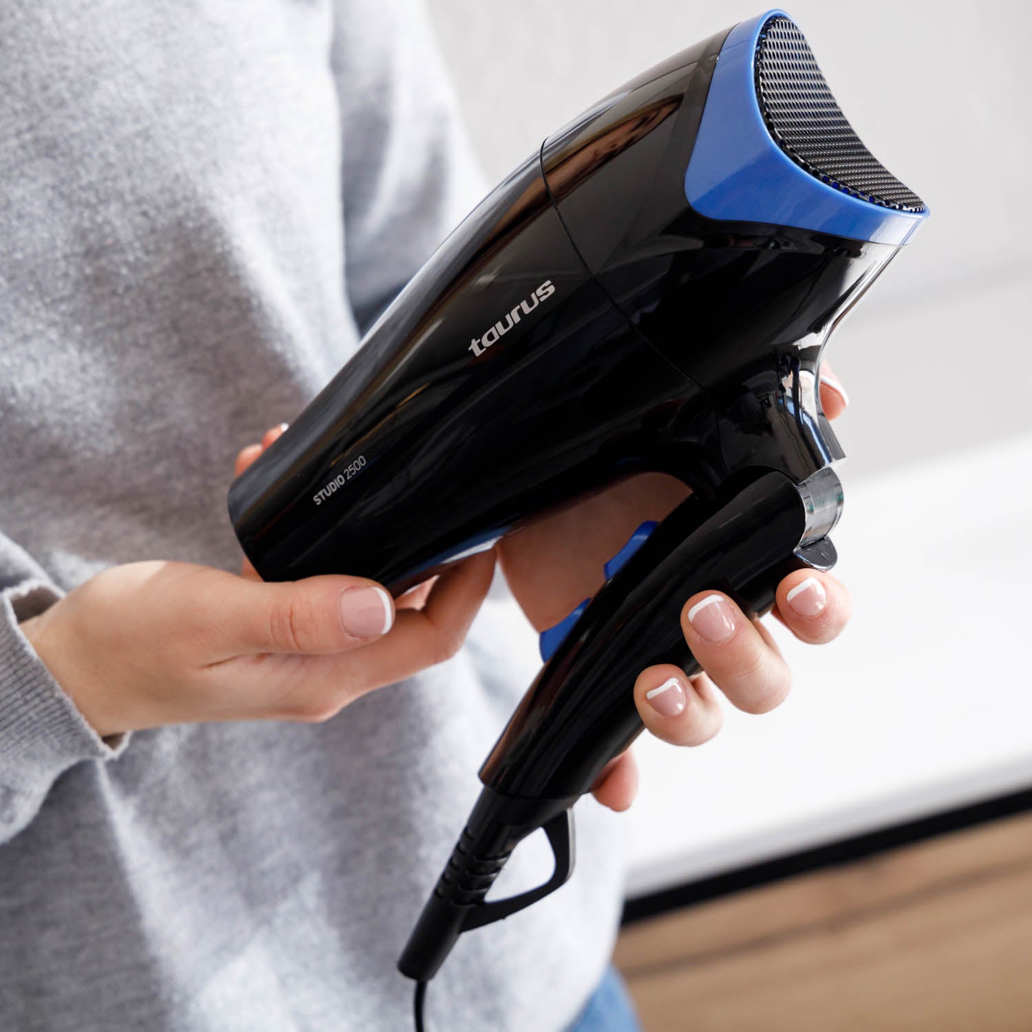 Secador Profesional Secadora De Pelo Taurus STUDIO 2500 – Taurus